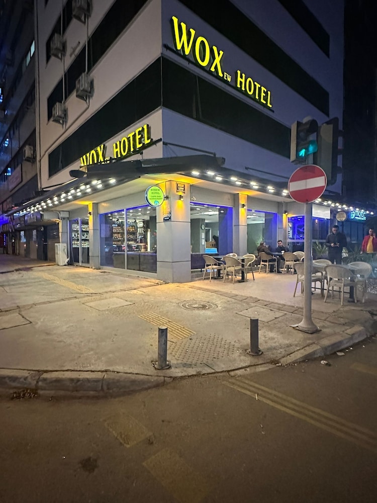 Wox Ew Hotel 6/56