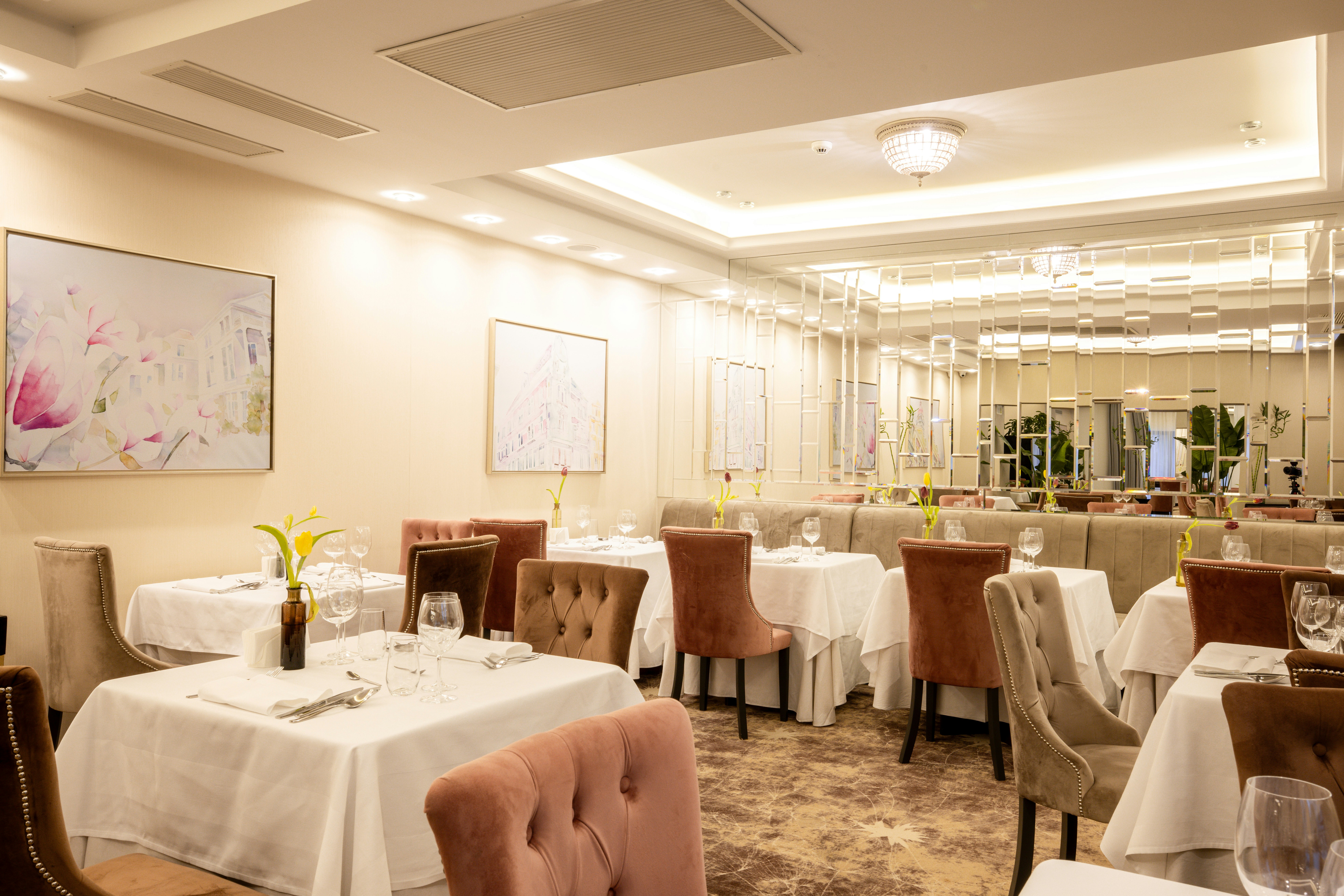Tresor Le Palais Timisoara, Curio Collection by Hilton 49/61