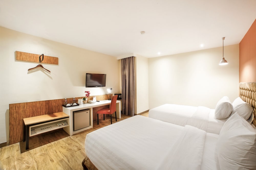 Rivavi Hotel 17/65