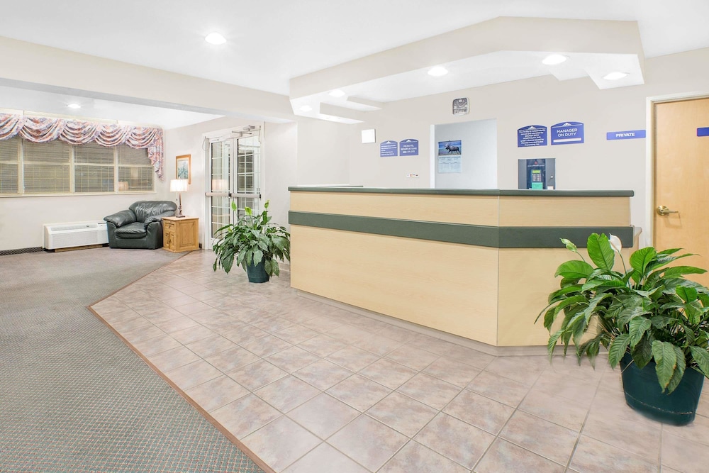 Microtel Inn By Wyndham Broken Bow 6/27
