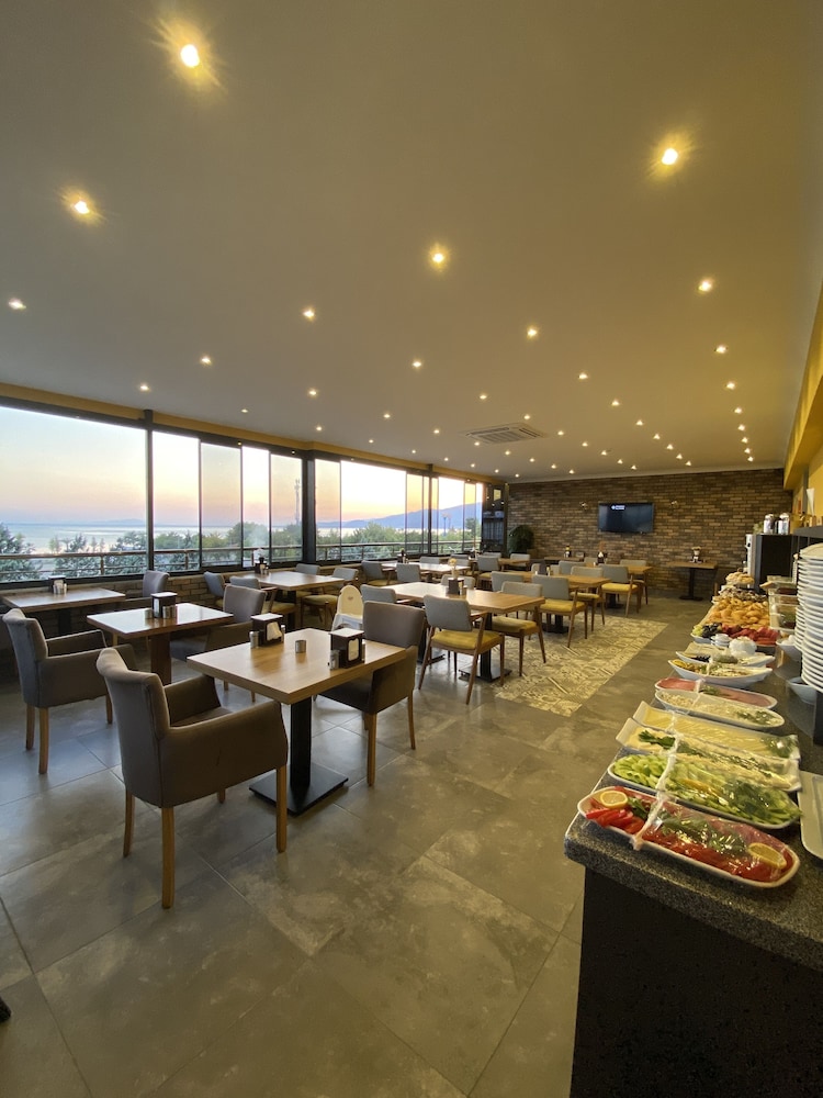 Roy Otel Akcay 39/50