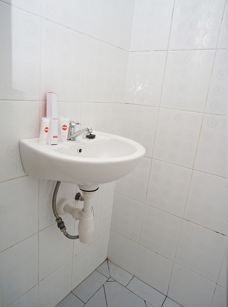 OYO 1007 Alletha Guest House 2 24/24