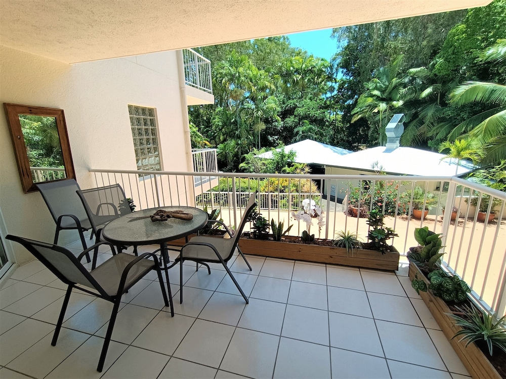Golden Sands Beachfront Resort 43/70