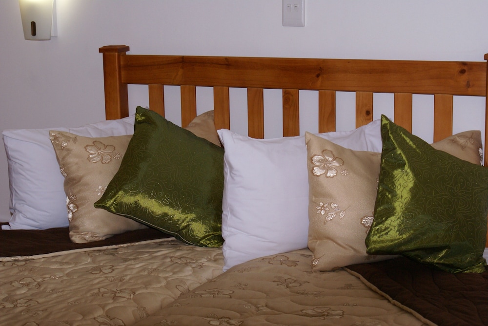 Emerald Guesthouse 30/70