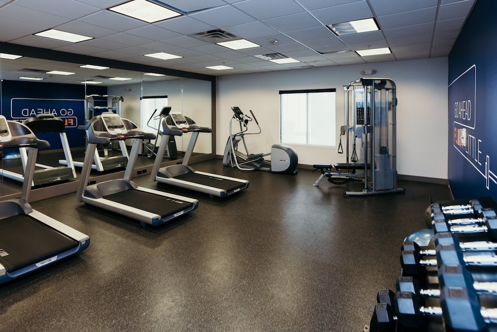 Holiday Inn Express Suites Urbandale Des Moines 32/50