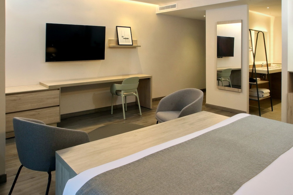 City Express Plus by Marriott Monterrey Centro 47/57