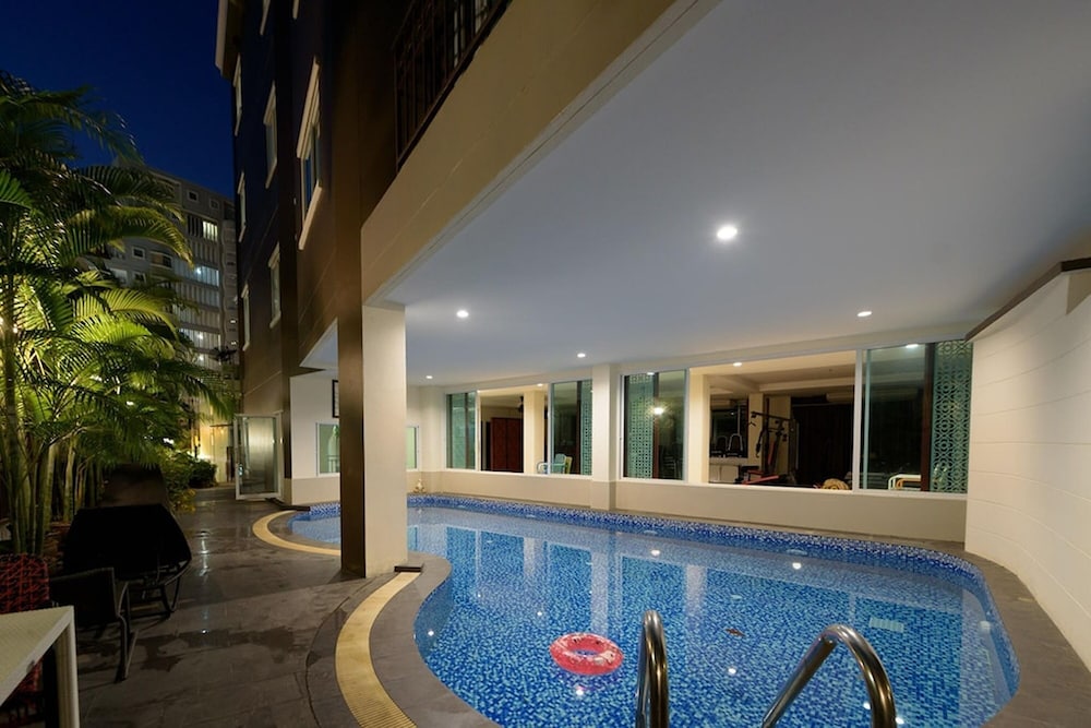 The Cliff Pattaya By Dede 81/100