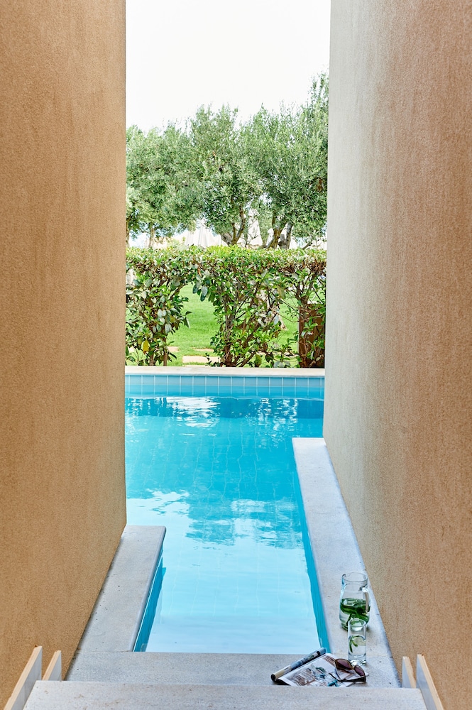 Village Heights Resort 42/63