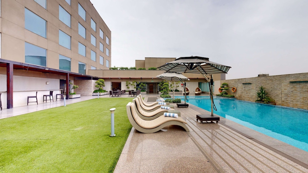 Radisson Blu Faridabad 72/75