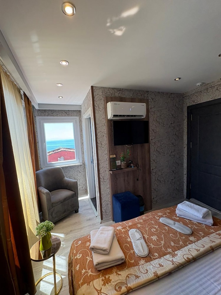 Peker Hotel 23/50