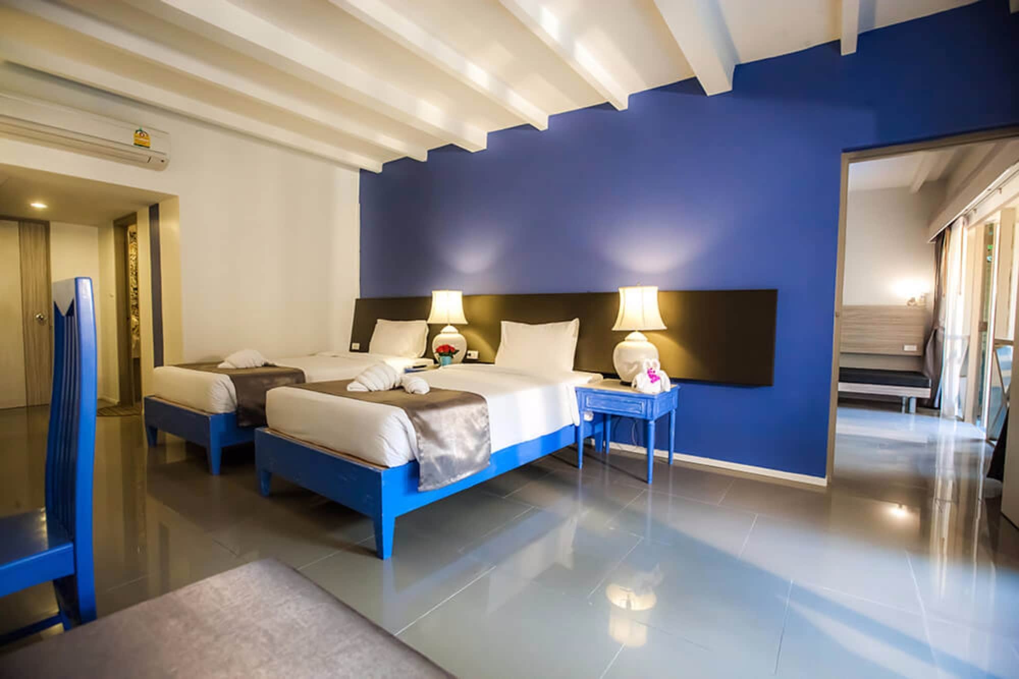 SUPERIOR ROOM