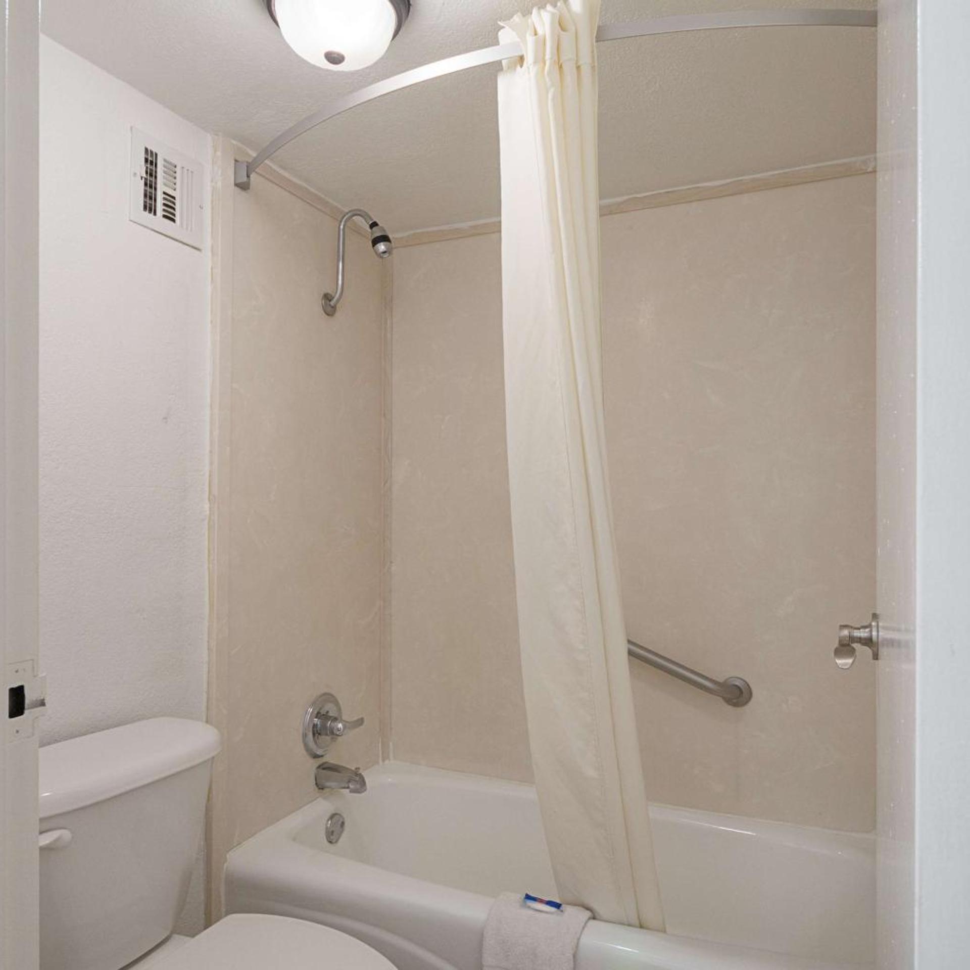 غرفة بسرير كينج لذوي الإعاقة، Motel6 San Antonio, TX - I-10 West 7/9