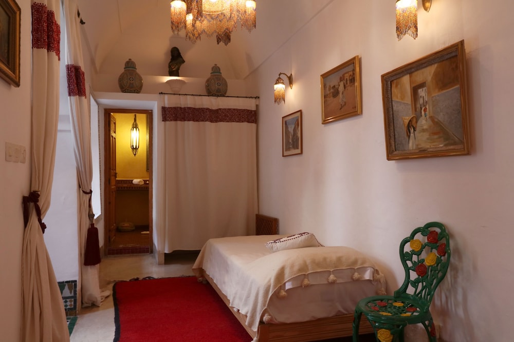 RIAD ZINEB 36/47