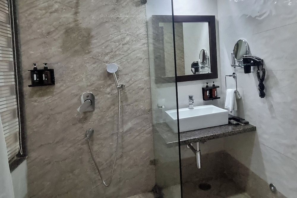 HOTEL LABH GARH PALACE 53/55