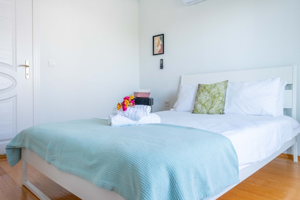 Ev Villas 9/50