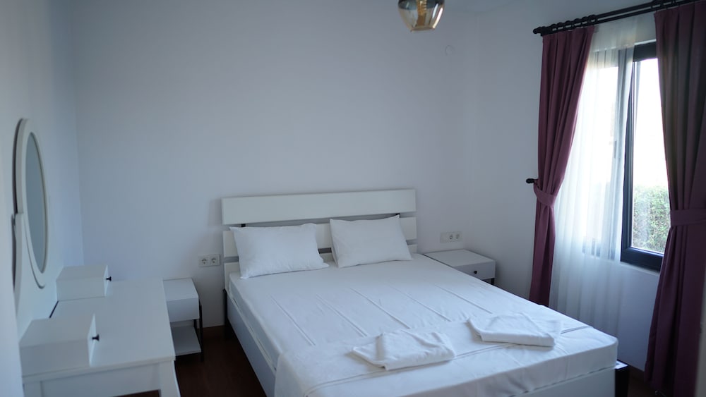 Karyada Hotel 9/50
