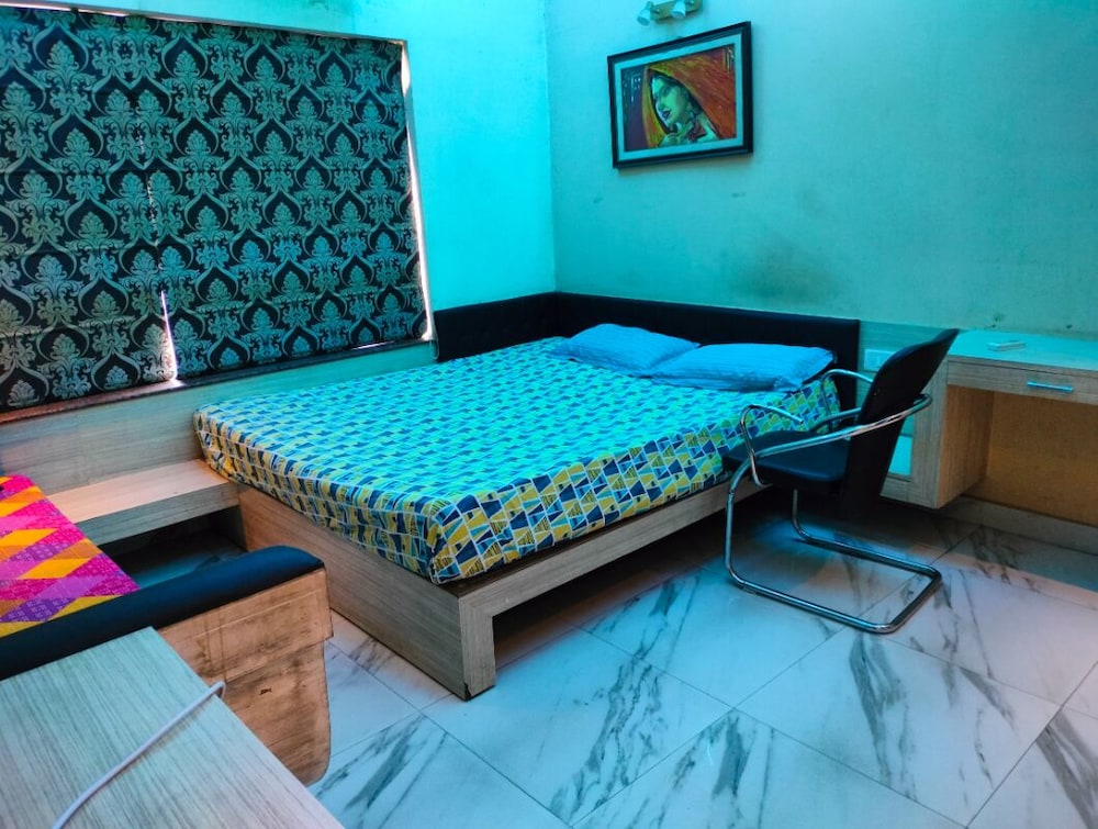 Rahul Guest House 14/50