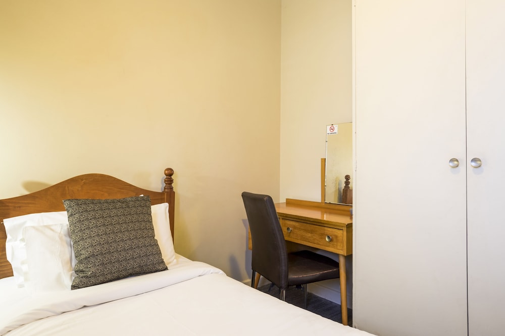 ESPLANADE HOTEL 14/56
