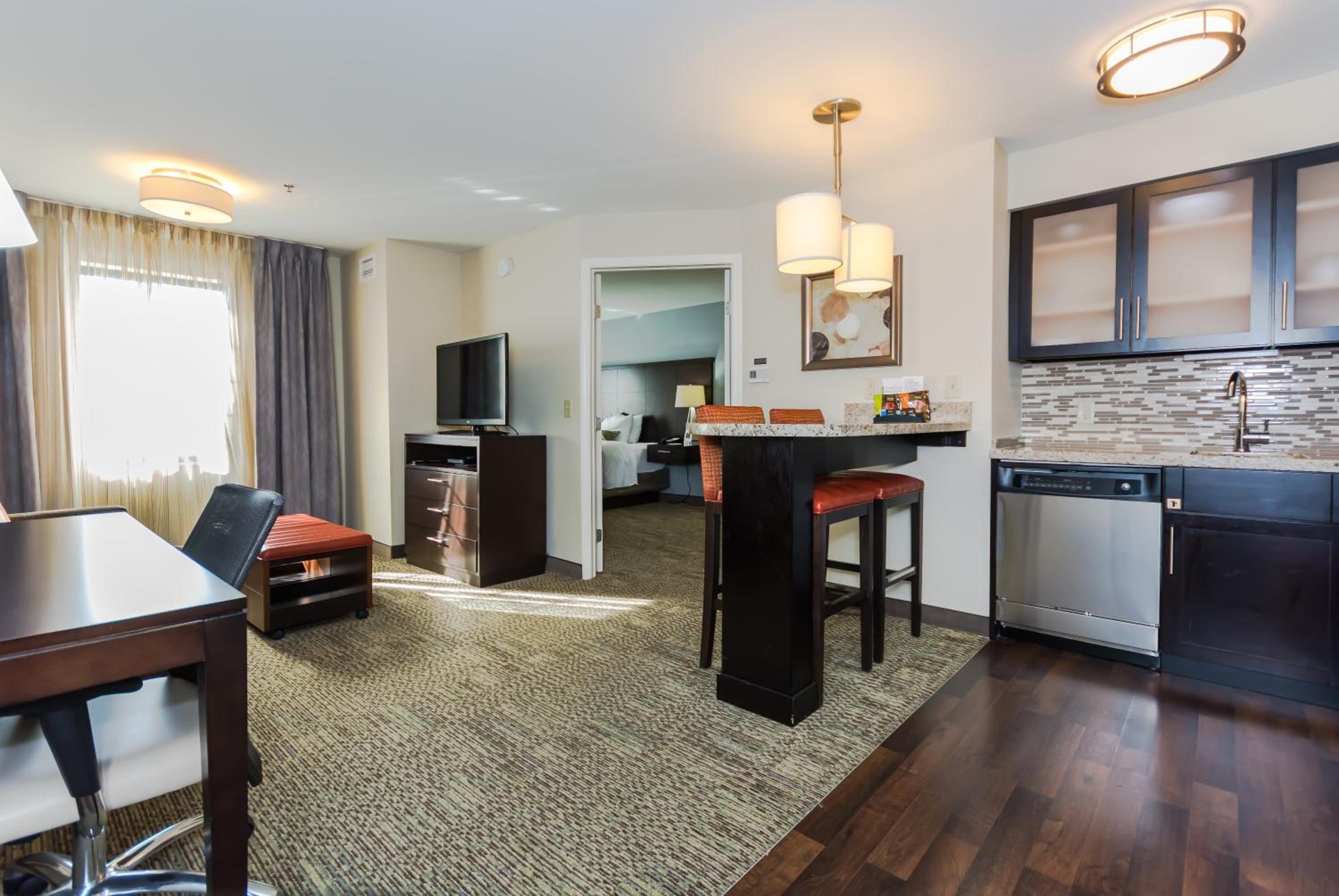 1 Bedroom, Suite, King Bed, Sofa