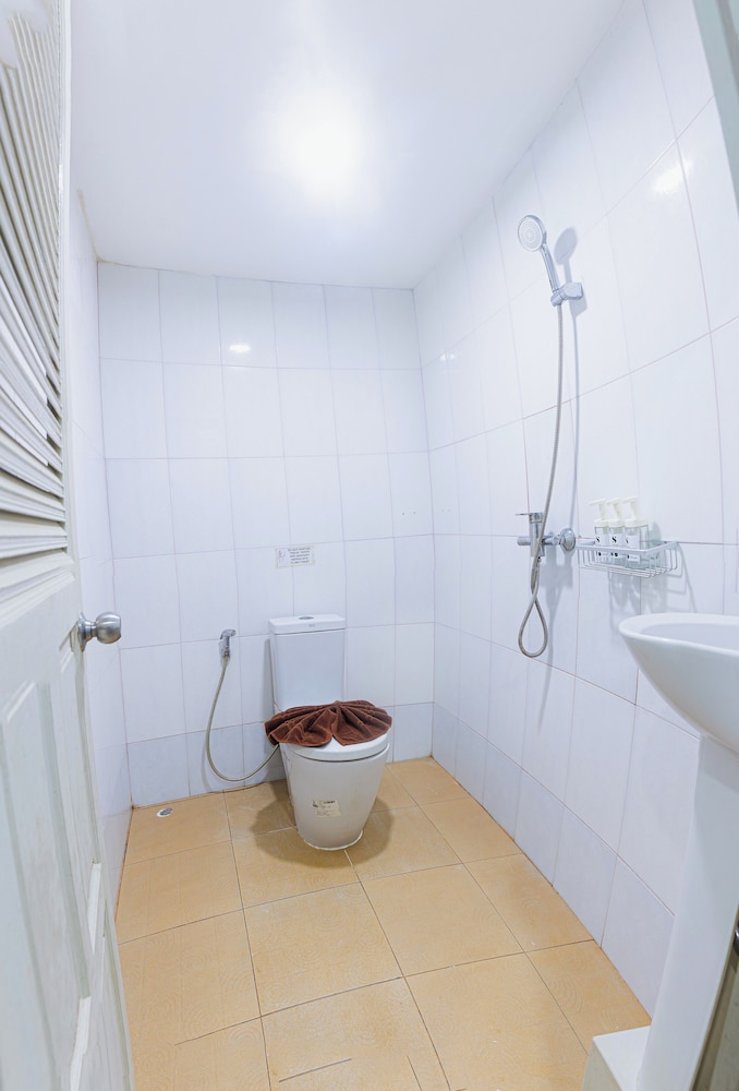 Silla Patong Hostel 35/36