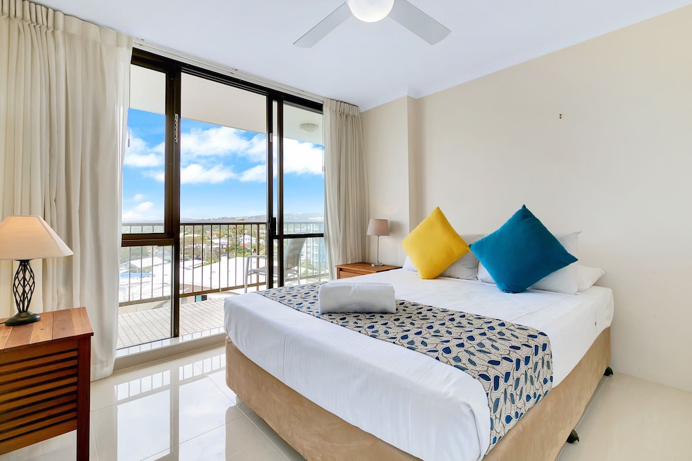 3 BEDROOMS, APARTMENT, 4 BEDS, OCEAN VIEW