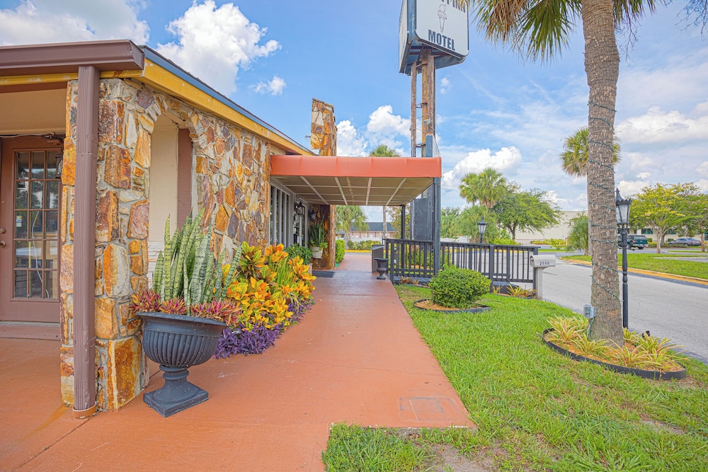 Liberty Garden Inn By Oyo Kissimmee Near Disney World 42/49