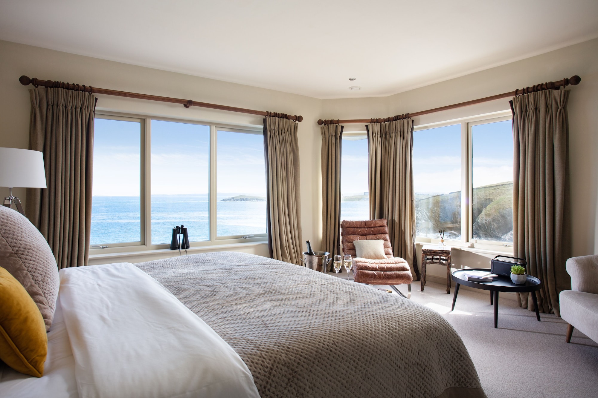 LUXURY, DOUBLE BED