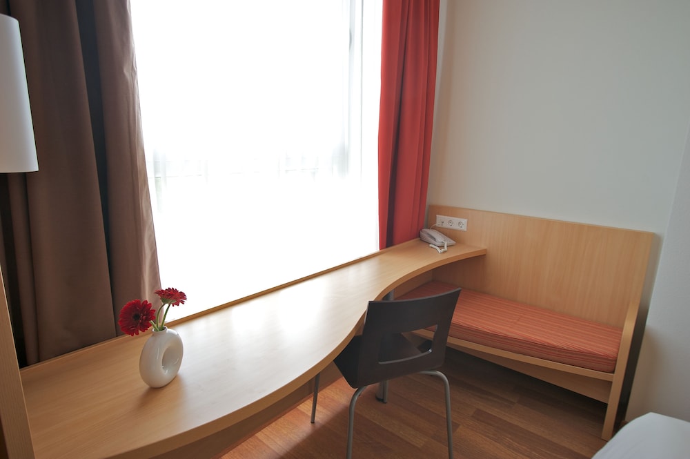 Ibis Kaunas Centre 65/76
