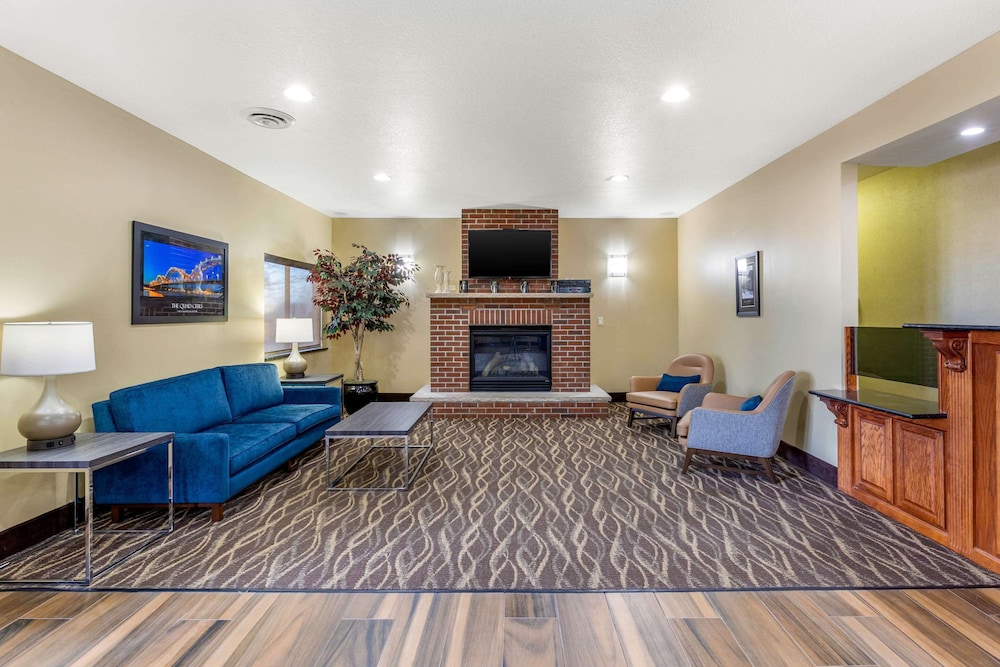 Comfort Inn and Suites Davenport Quad Cities 35/41