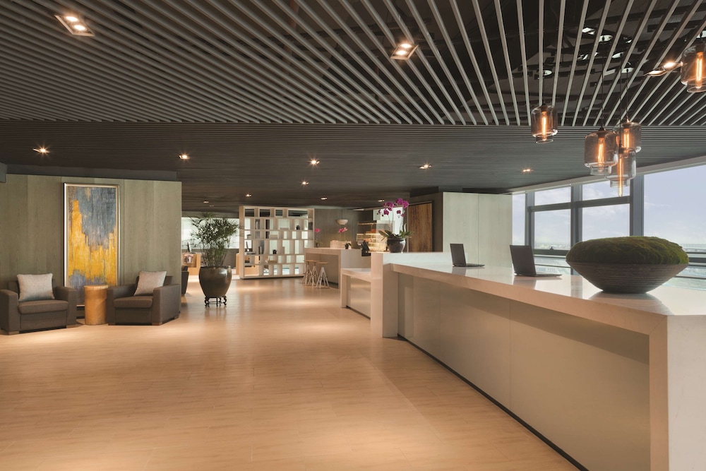 Hyatt Place Shenzhen Airport 13/70