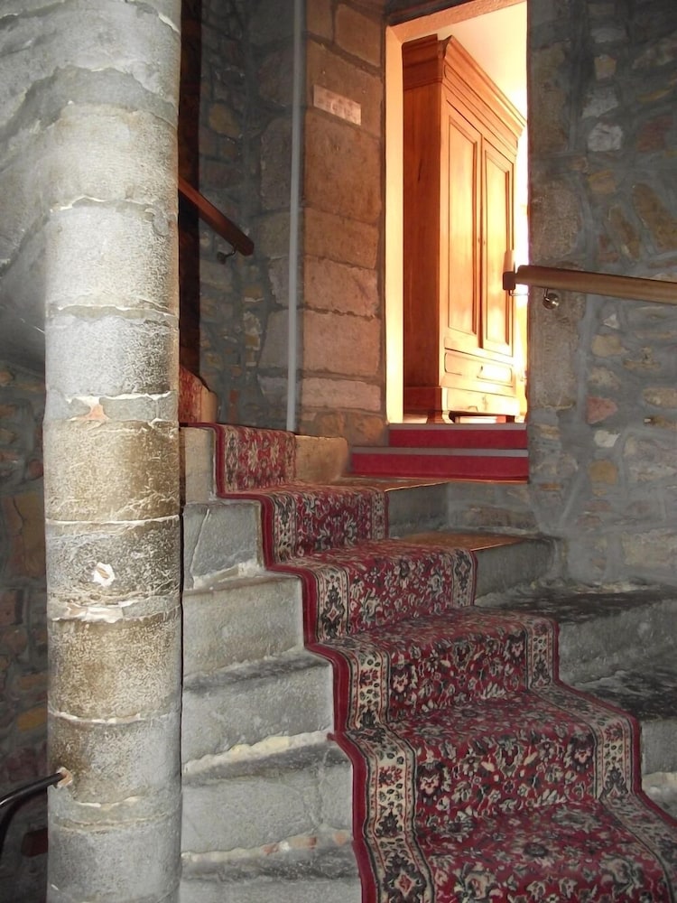 HOTEL LE BOURGOGNE 26/50