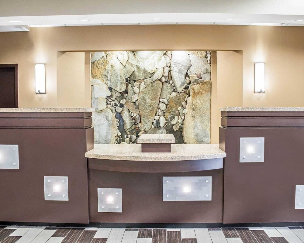 Comfort Suites Perrysburg - Toledo South 5/49