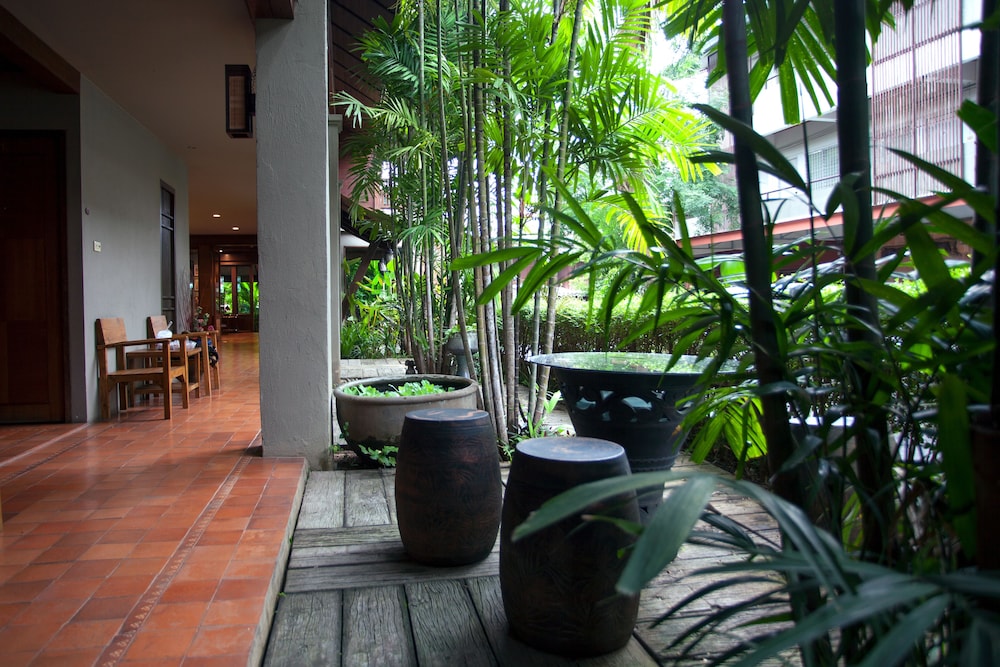 Baan La Poon Hotel 20/21