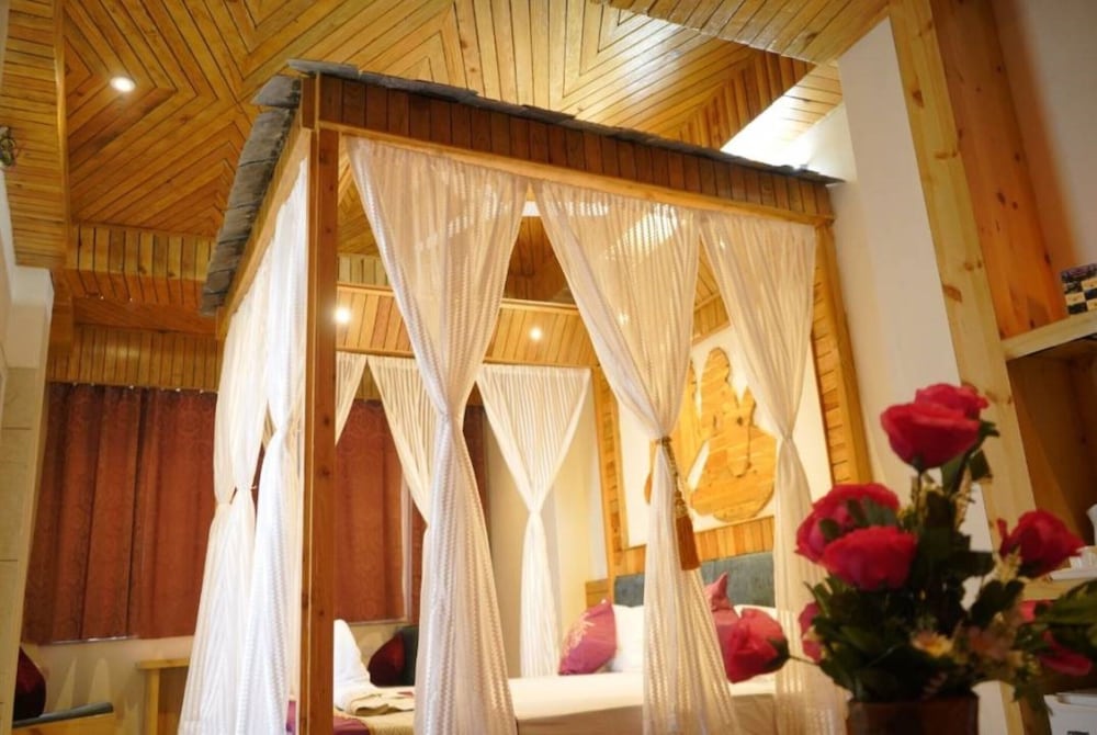 GANDHI'S PARADISE photo2