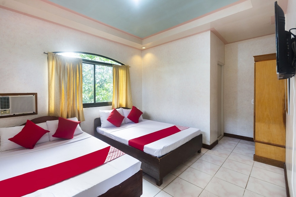OYO 426 Coco Grove Tourist Inn 25/34