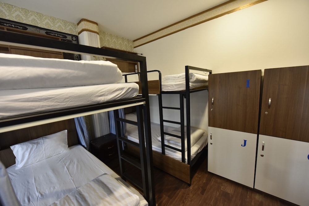 Ibiz City Hostel 7/30