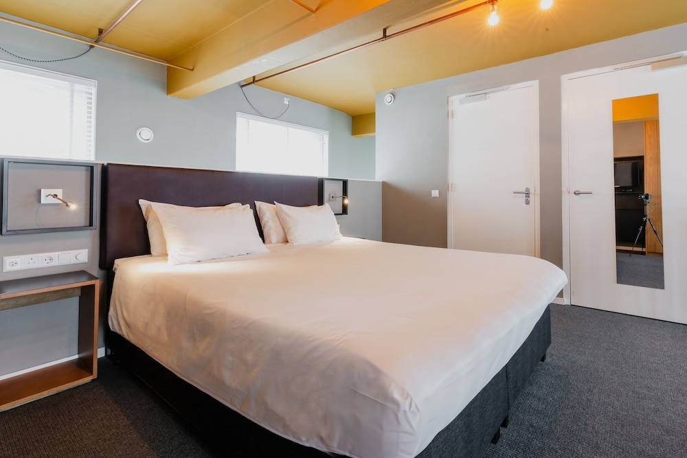 1 BEDROOM, APARTMENT