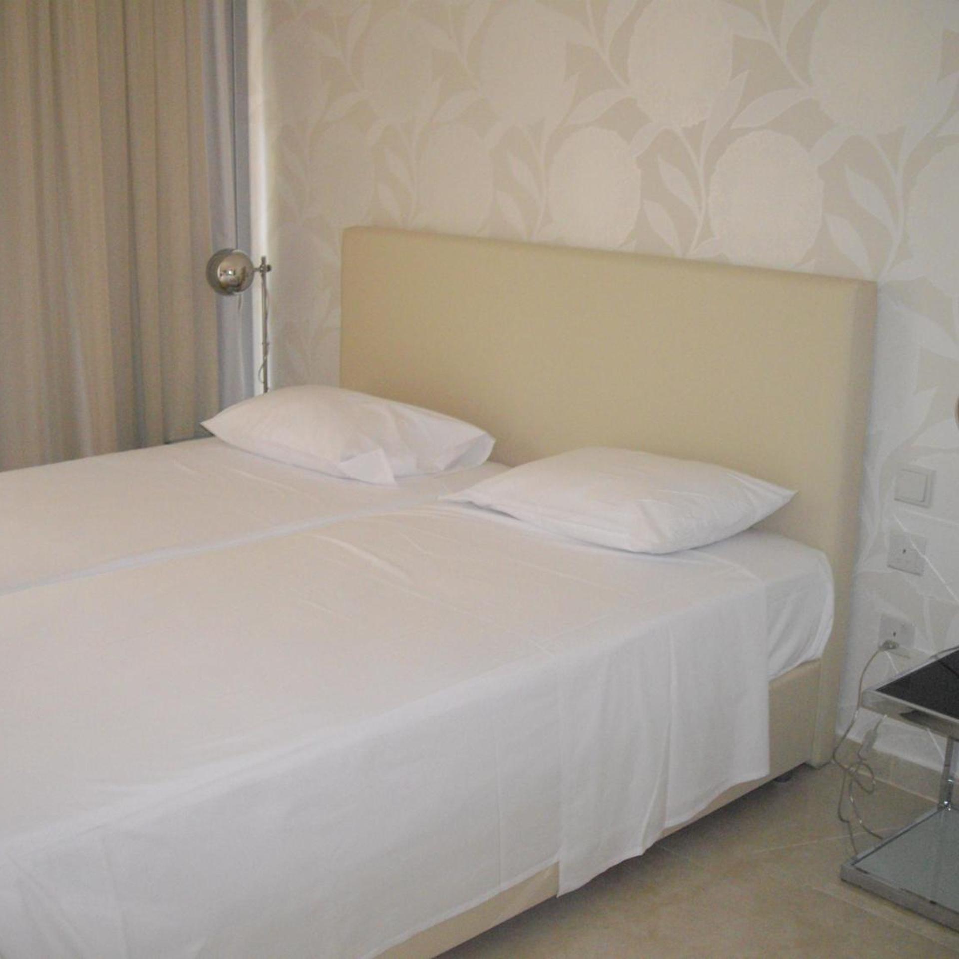 Crystal Hotel 10/45