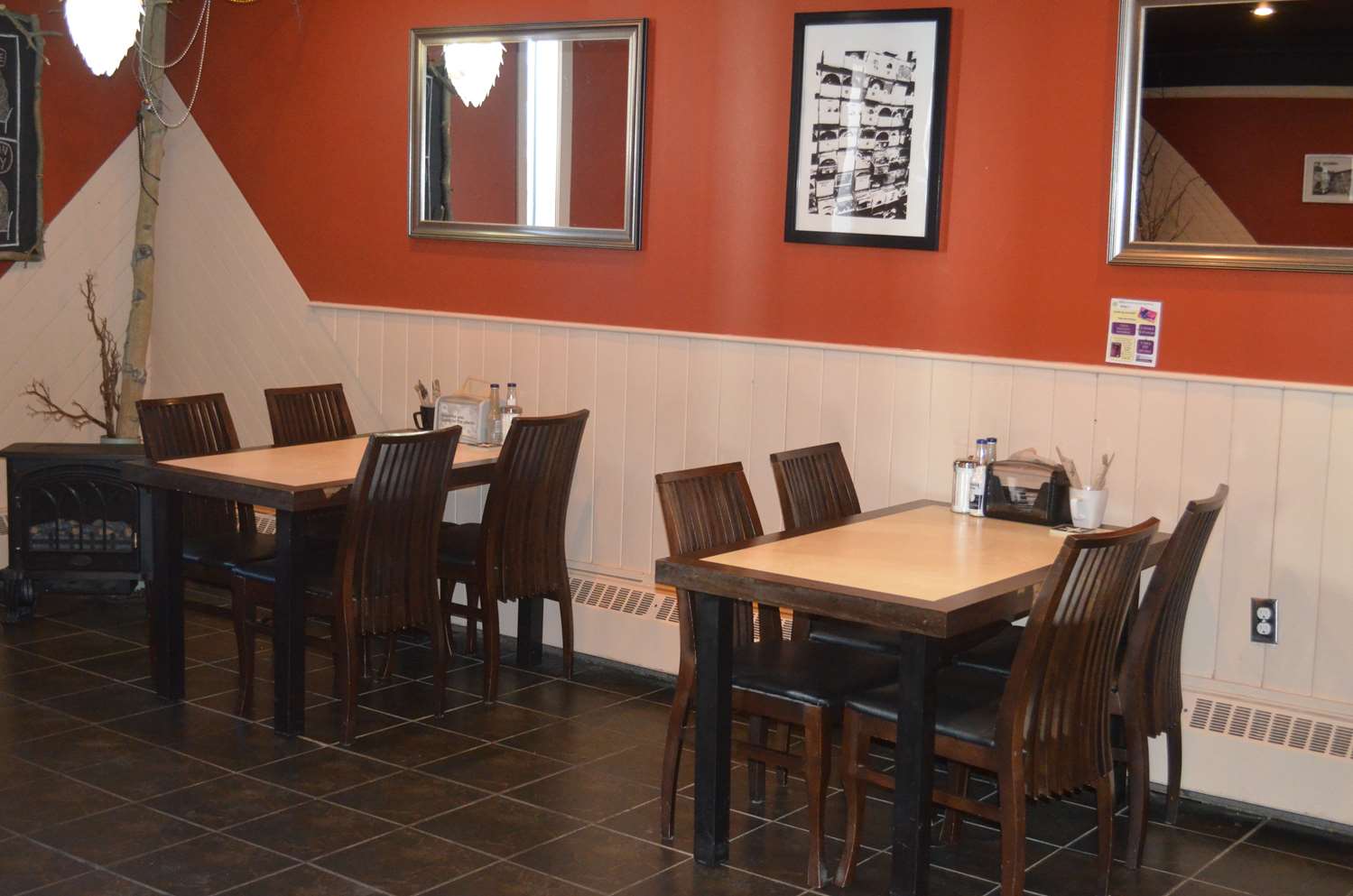 Canadas Best Value Inn River View Hotel 18/22