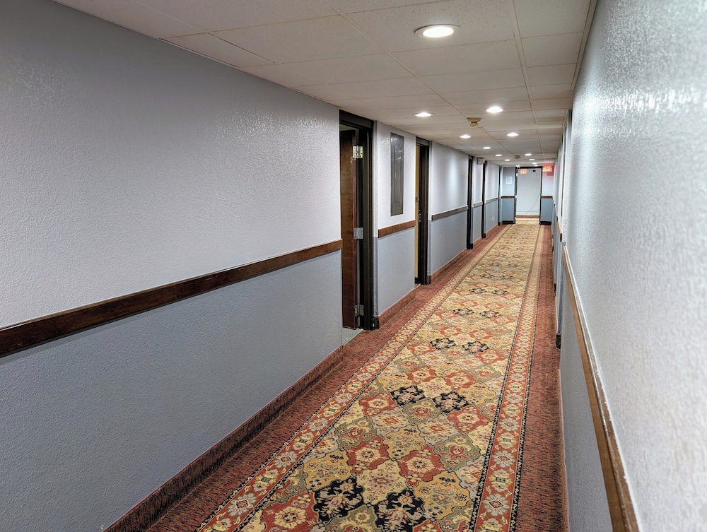 Travelodge by Wyndham Enid 35/40