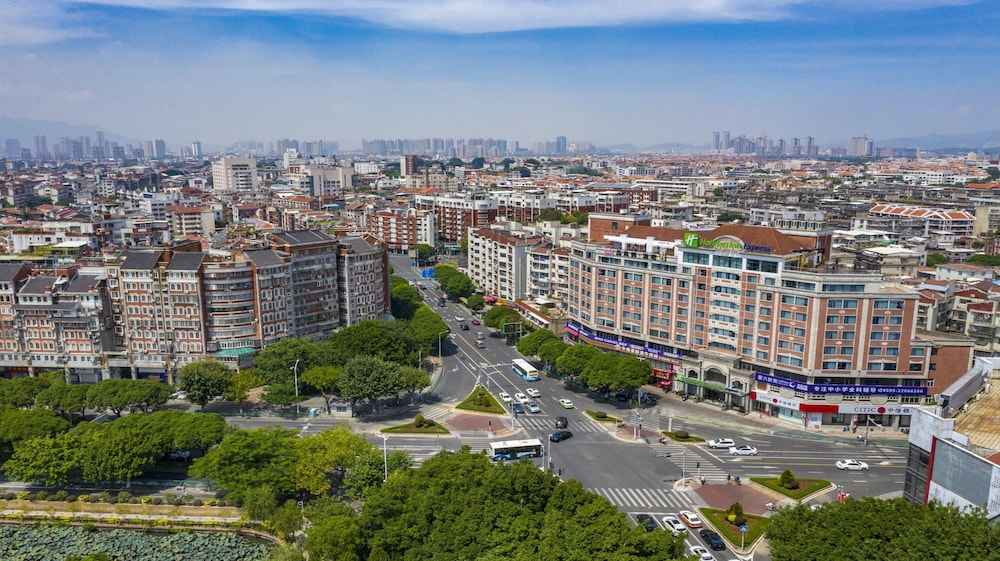 Holiday Inn Express Quanzhou City Center 25/52