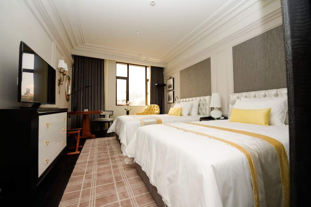 Hotel Golden Tulip Bund New Asia 12/53