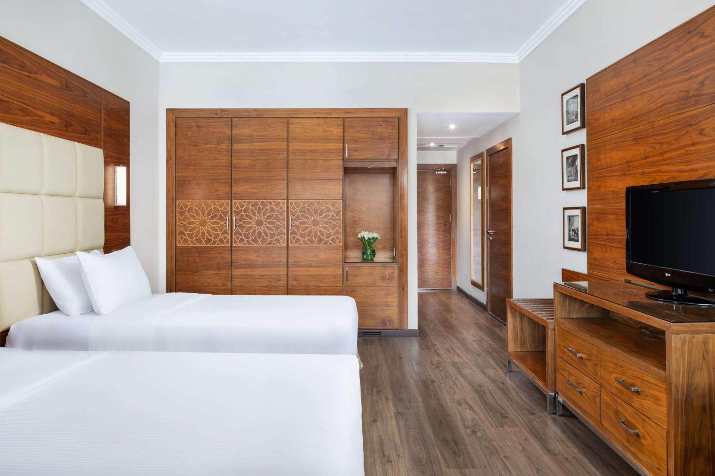Pool, Superior, Twin Beds، Hilton Pyramids Golf Resort 7/14