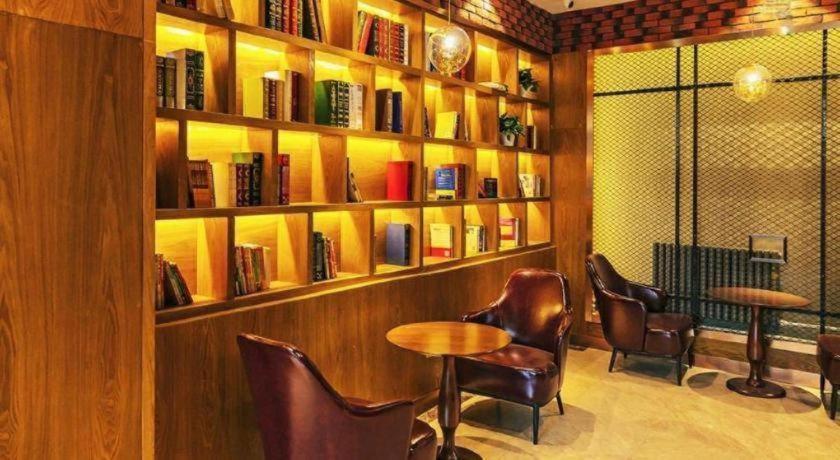 James Joyce Coffetel (Beijing Zhongguancun Renmin University Metro Station) 32/47