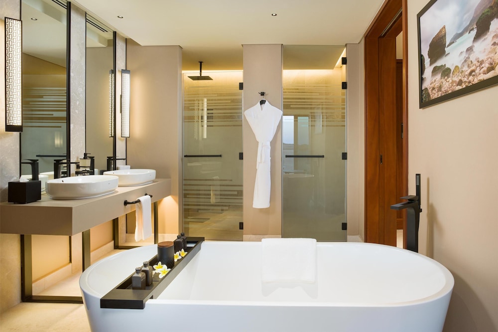 Alila Hinu Bay Salalah Mirbat 50/50