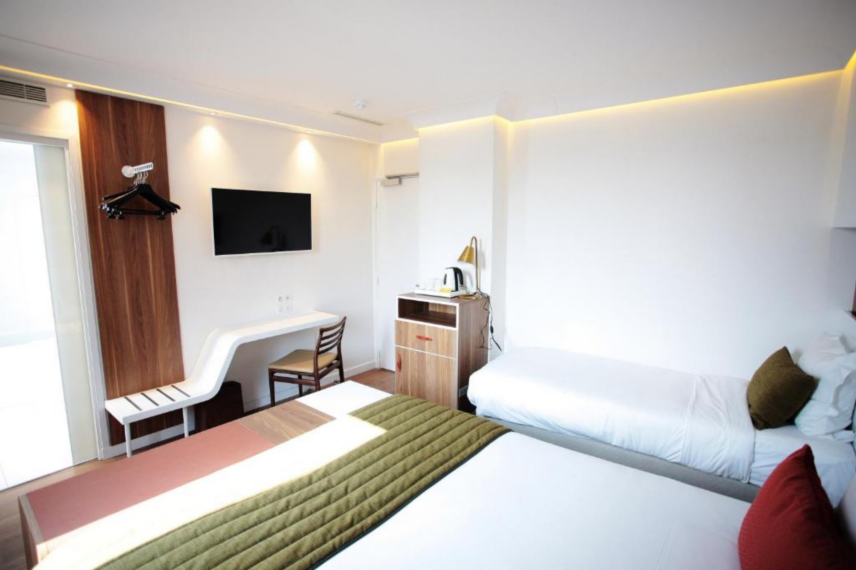 غرفة تنفيذية ثلاثية، Hotel Eiffel Turenne 2/3