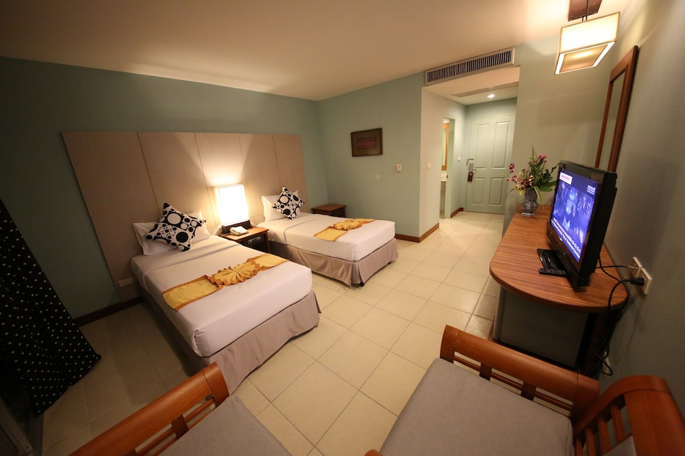 The Green Park Resort 30/65