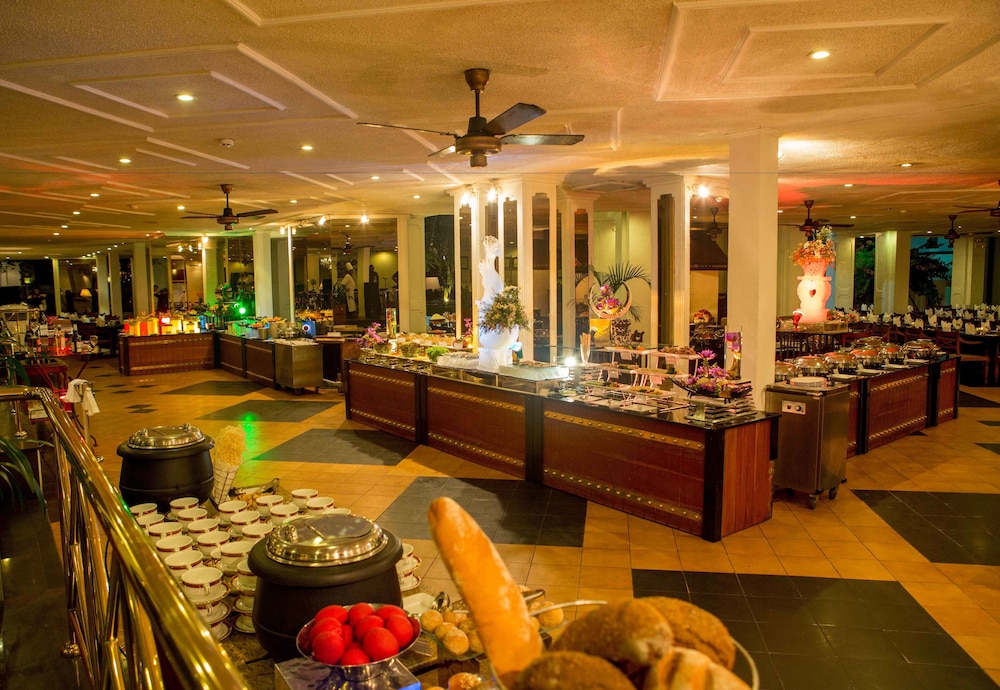 Mahaweli Reach Hotel 42/50