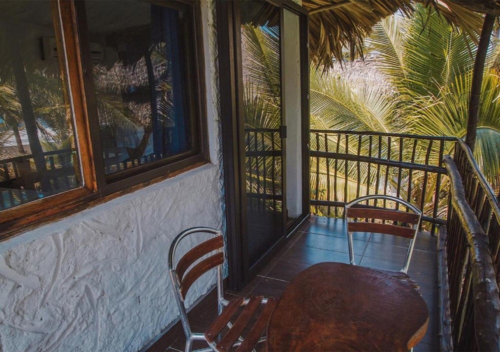 Marbella Eco Lodge 65/100