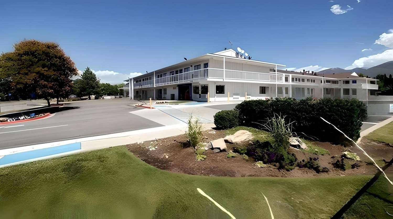 Super 8 by Wyndham Woods Cross/Salt Lake City North 2/13